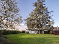 op-te-frissen-woning-op-ruim-perceel-optie-7500m2-grond-thumbnail-08563297_2.jpg