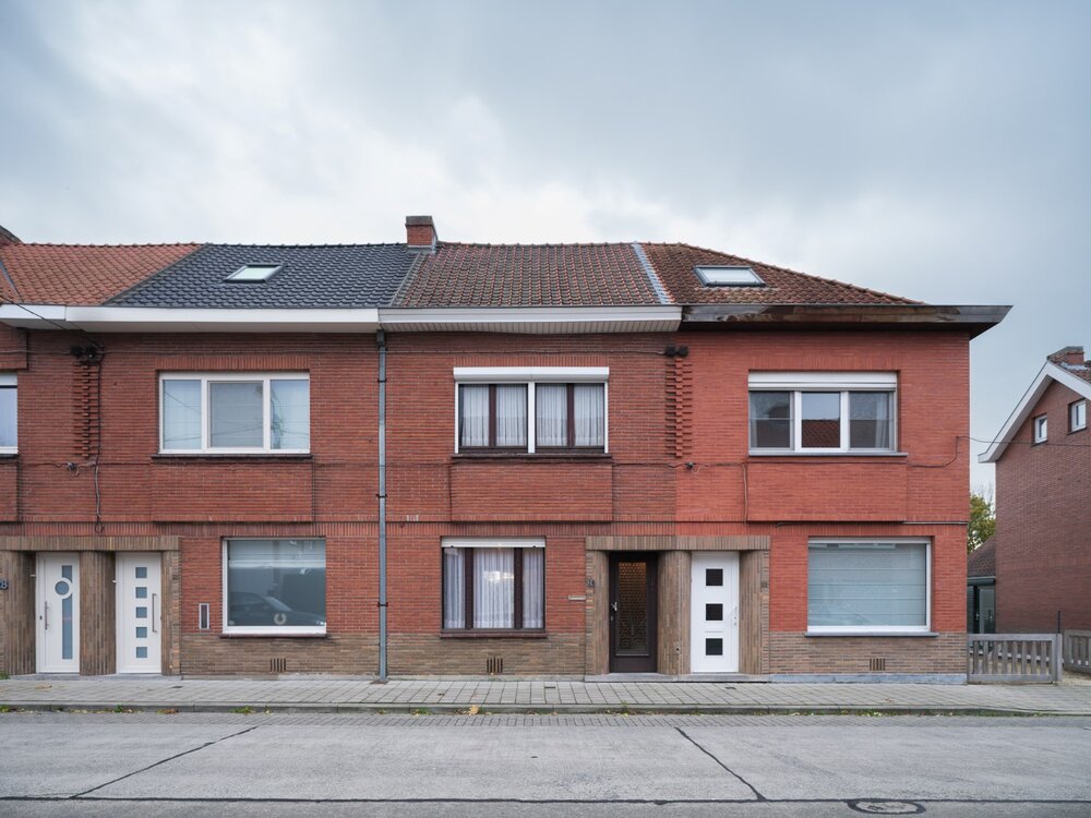 Te renoveren gezinswoning met tuin in Drongen Te renoveren gezinswoning met tuin in Drongen