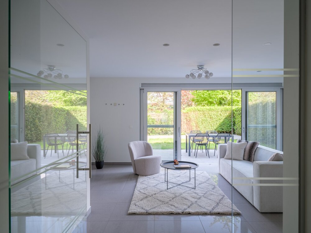 Stijlvol appartement met een ruime zonnige tuin Stijlvol appartement met een ruime zonnige tuin