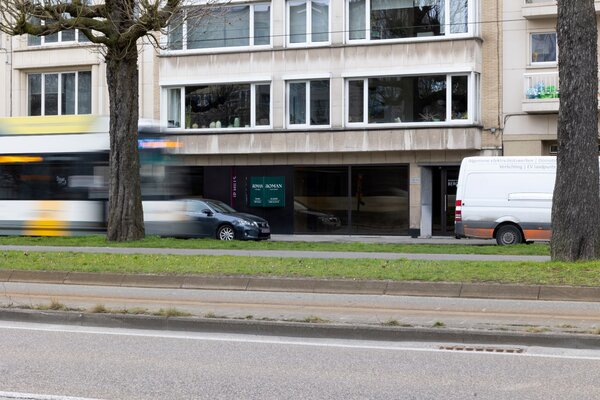 Te koop - Gelijkvloers kantoor met uitstekende bereikbaarheid in Gent