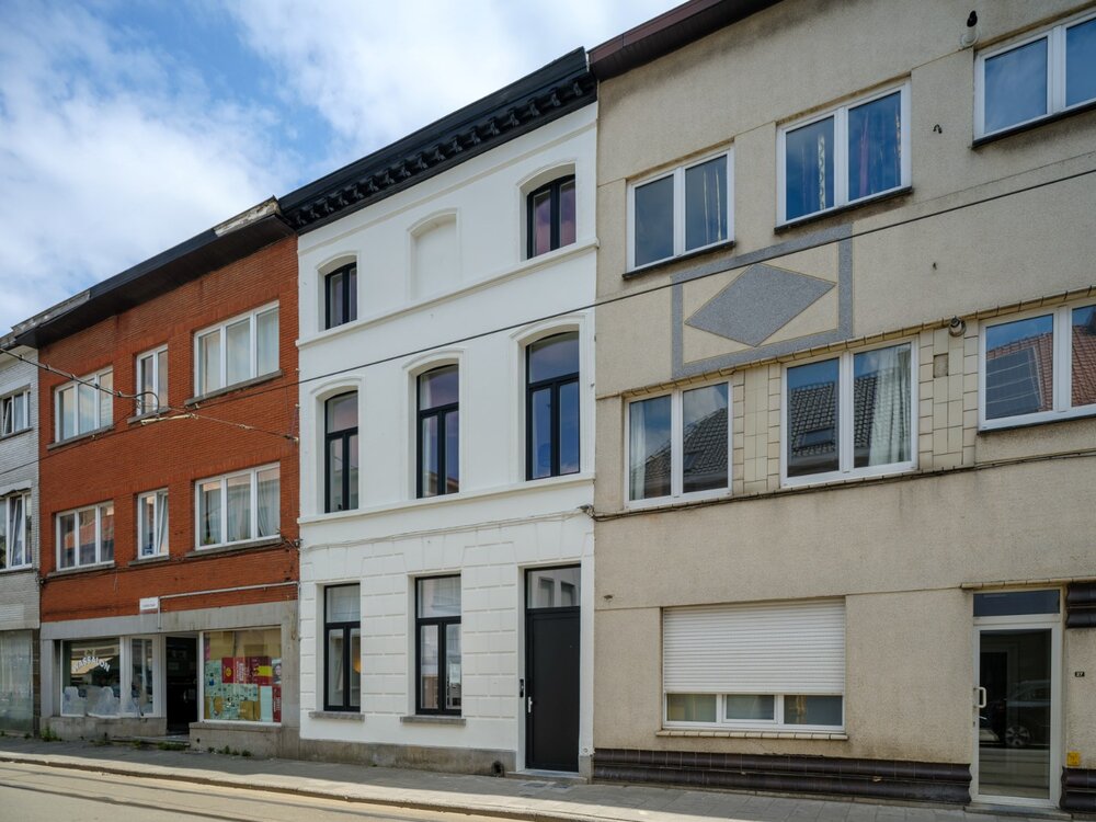 Gerenoveerde opbrengsteigendom met 6 hoogwaardige kamers in Gent Gerenoveerde opbrengsteigendom met 6 hoogwaardige kamers in Gent