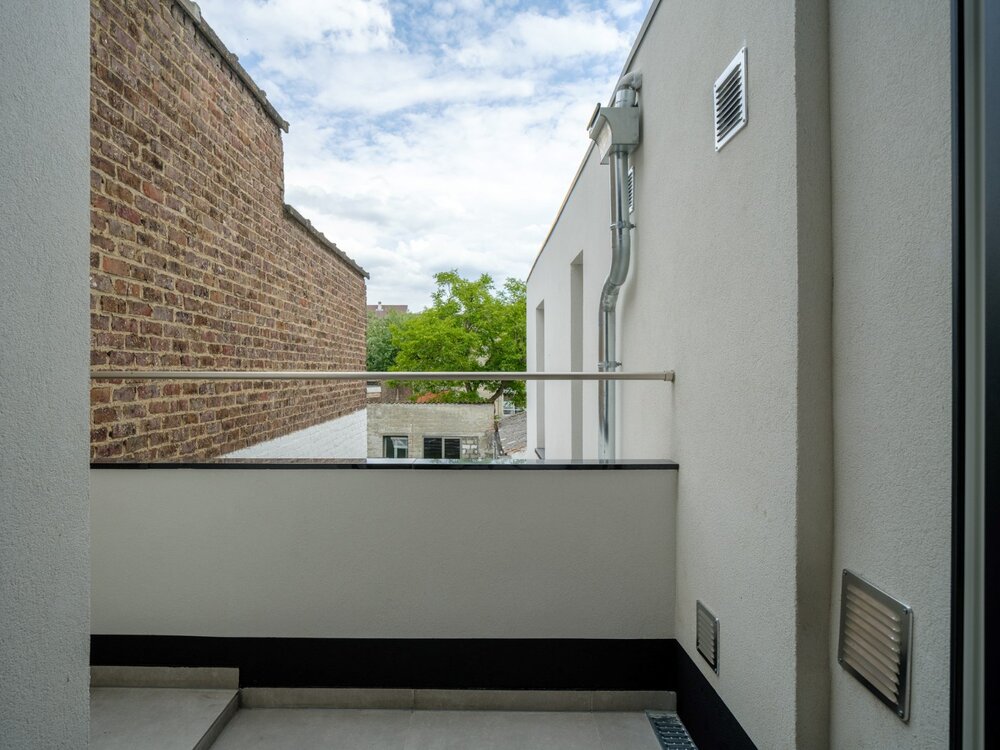 gerenoveerde-opbrengsteigendom-met-6-hoogwaardige-kamers-in-gent-08598245_23.jpg