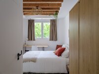 gerenoveerde-opbrengsteigendom-met-6-hoogwaardige-kamers-in-gent-thumbnail-08598245_25.jpg