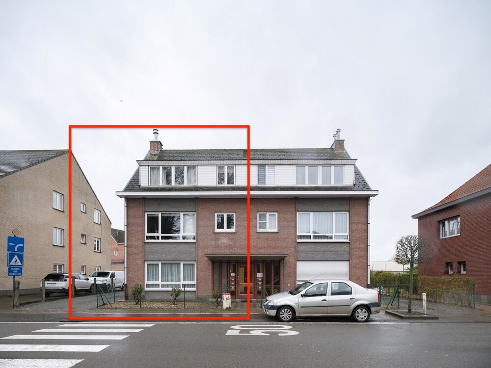  Exclusief investeringspand met drie appartementen, garageboxen en bergingen in Wetteren