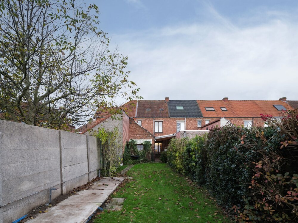 te-renoveren-gezinswoning-met-tuin-in-drongen-08651707_3.jpg