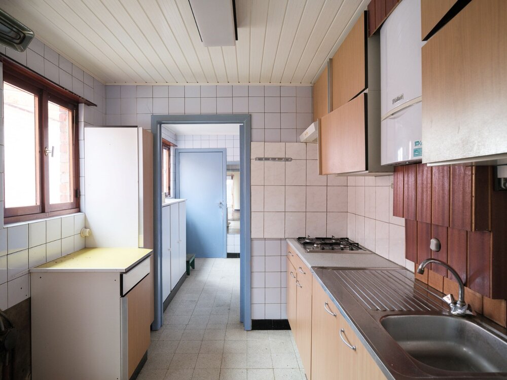 te-renoveren-gezinswoning-met-tuin-in-drongen-08651707_7.jpg