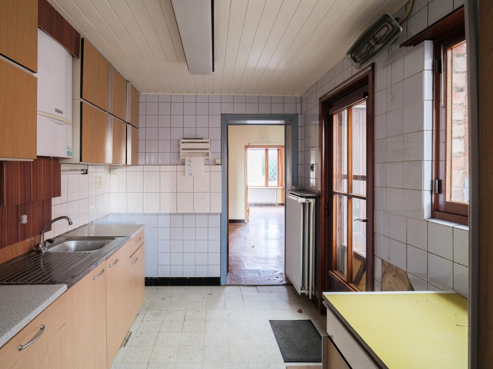 te-renoveren-gezinswoning-met-tuin-in-drongen-08651707_8.jpg
