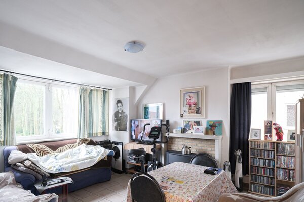 Te koop - Op te frissen appartement met ruim terras in Wetteren