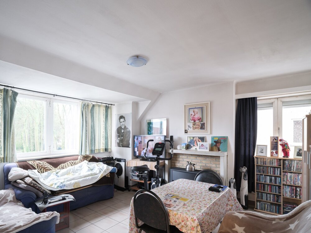 Op te frissen appartement met ruim terras in Wetteren