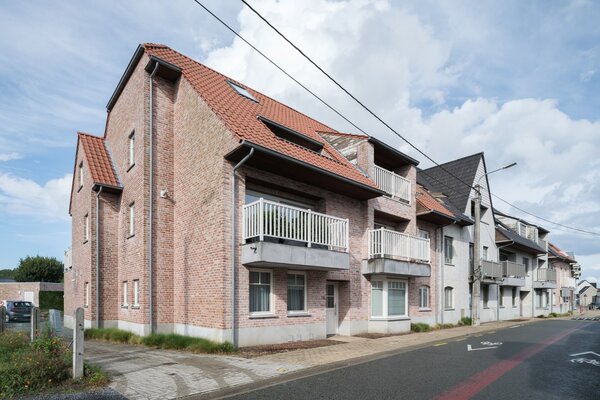 Te koop - Licht en ruim appartement met terras in hartje Astene Te koop - Licht en ruim appartement met terras in hartje Astene
