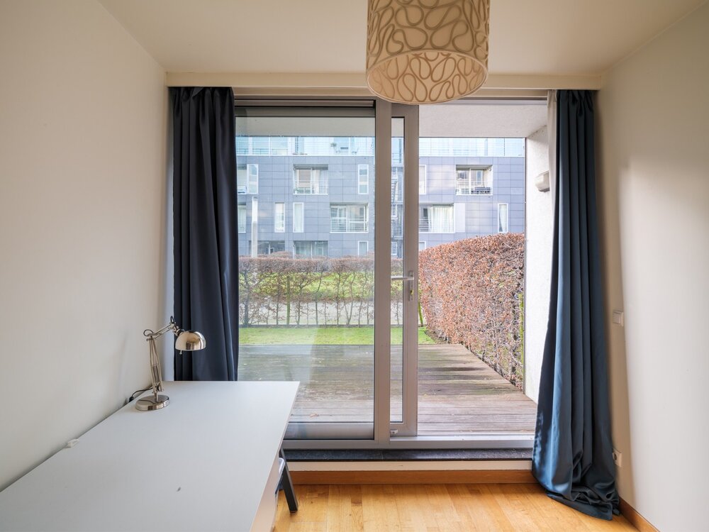 stijlvol-gelijkvloers-wonen-aan-het-water-in-gent-08842393_11.jpg