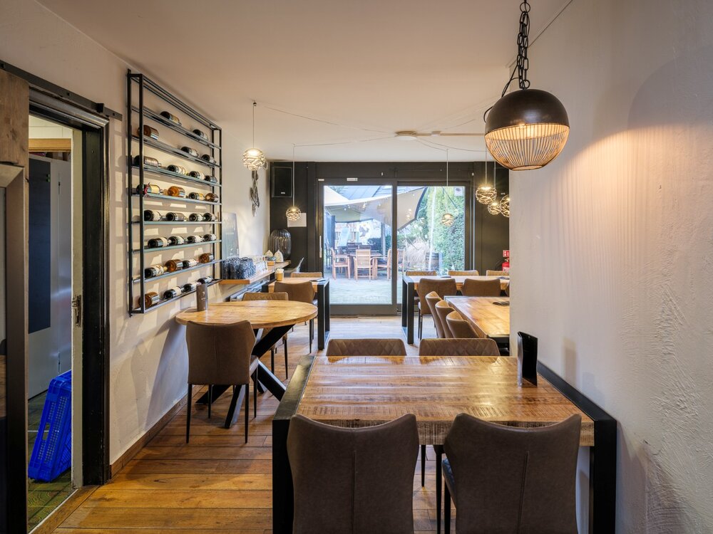 karaktervolle-horecazaak-met-feestzaal-en-woonst-in-het-hart-van-merendree-08866057_5.jpg