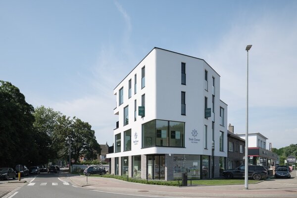 Te huur - Stijlvolle kantoorruimte met licht en bereikbaarheid in Sint-Denijs-Westrem