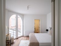 lichtrijk-totaalgerenoveerd-appartement-nabij-gent-sint-pieters-thumbnail-09046817_5.jpg