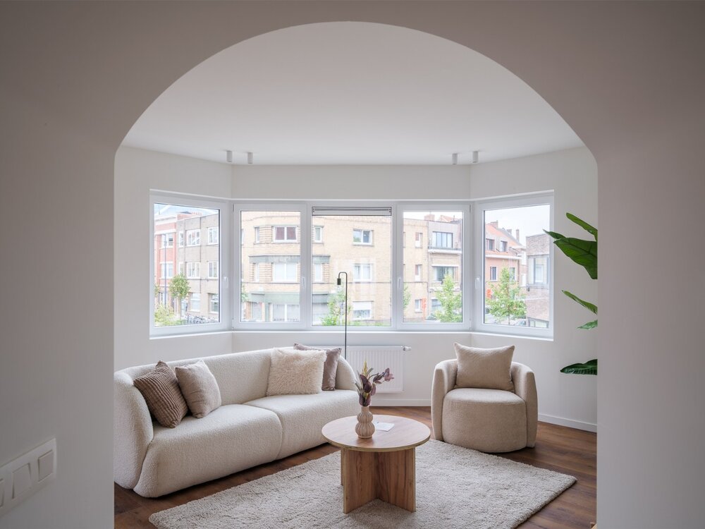 lichtrijk-hoekappartement-met-twee-slaapkamers-nabij-gent-sint-pieters-09046891_4.jpg