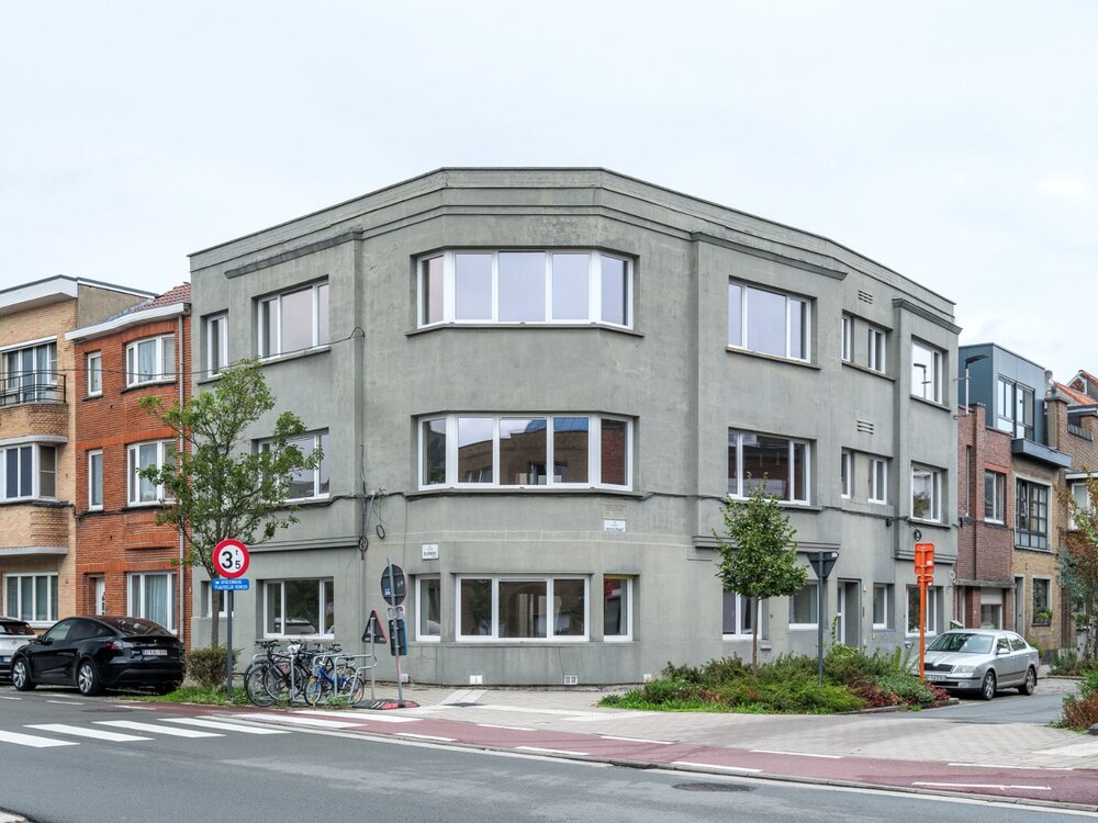 lichtrijk-hoekappartement-met-twee-slaapkamers-nabij-gent-sint-pieters-09046891_17.jpg