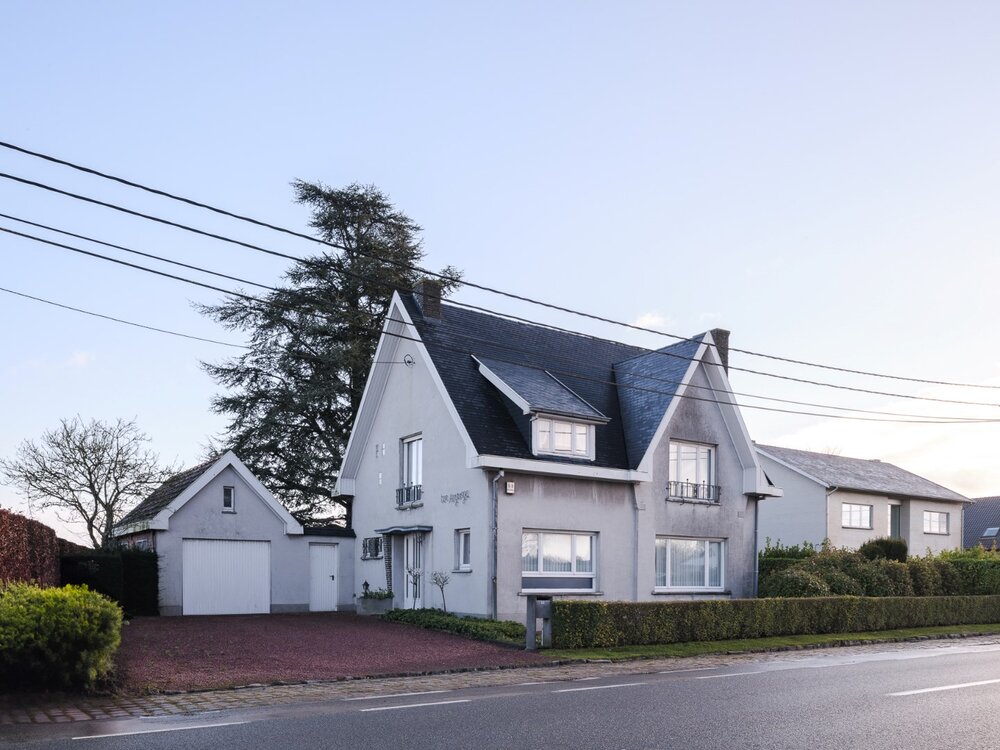 Op te frissen woning op ruim perceel + optie 7.500m2 grond Op te frissen woning op ruim perceel + optie 7.500m2 grond
