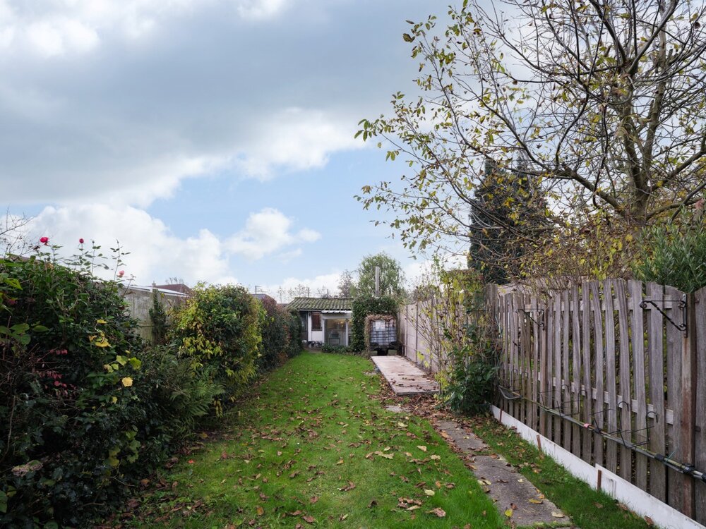 Te renoveren gezinswoning met tuin in Drongen Te renoveren gezinswoning met tuin in Drongen