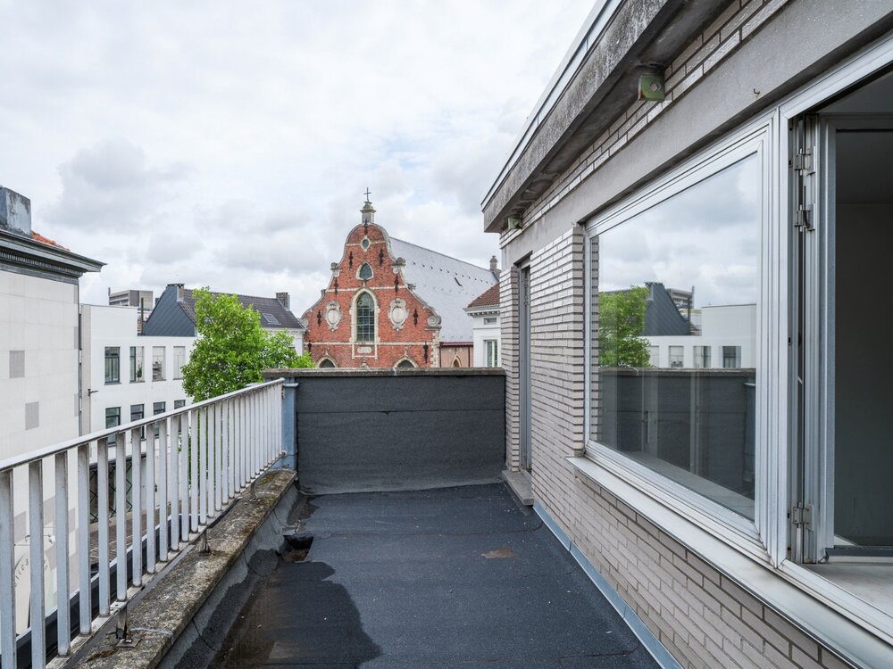 Exclusief dakappartement met twee terrassen in hartje Gent Exclusief dakappartement met twee terrassen in hartje Gent