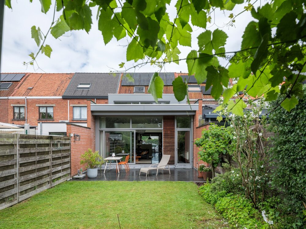 Instapklare woning met overvloedig licht en prachtige tuin Instapklare woning met overvloedig licht en prachtige tuin