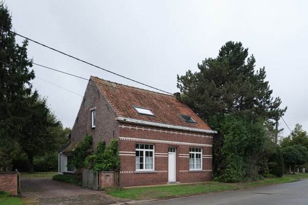 Te koop - Vrijstaande woning met ruime bijbouw en veelzijdige mogelijkheden in Drongen Te koop - Vrijstaande woning met ruime bijbouw en veelzijdige mogelijkheden in Drongen