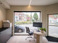 handelshuis-met-lichtrijke-kantoorruimte-en-ruime-woonst-thumbnail-09091244_8.jpg