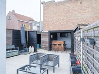 handelshuis-met-lichtrijke-kantoorruimte-en-ruime-woonst-thumbnail-09091244_13.jpg